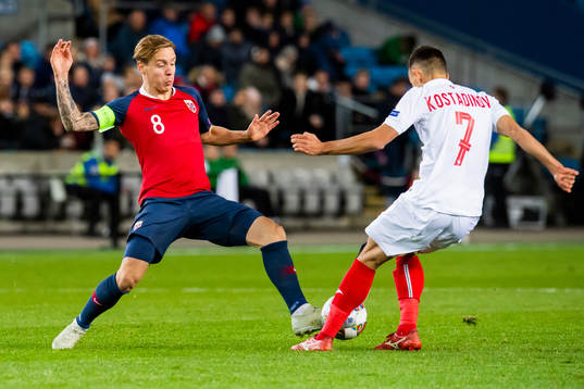 Stefan Johansen of Norway and Georgi Kostadinov of Bulgaria