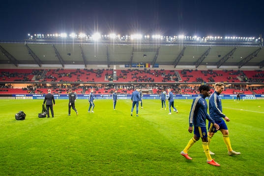 Players of Sweden leaves the pitch