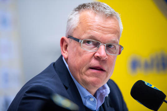 head coach Janne Andersson of Sweden