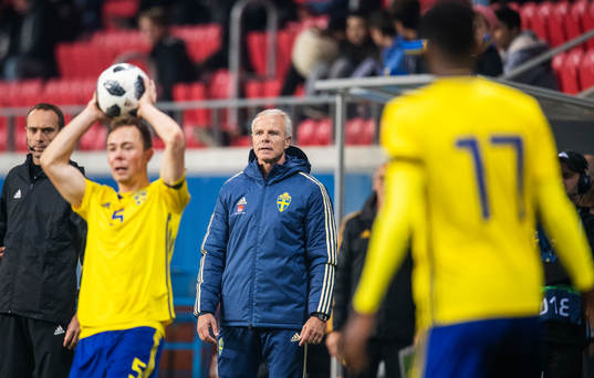 Head coach Roland Nilsson of Sweden