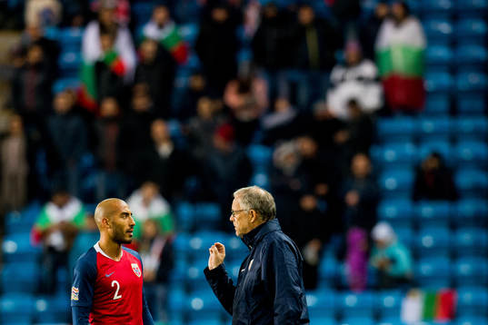 Haitam Aleesami and Lars Lagerbäck, head coach of Norway