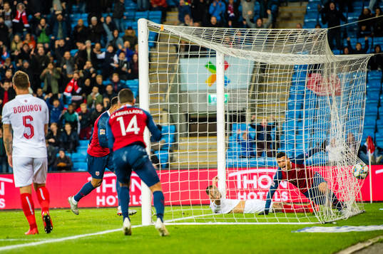 Mohamed Amine Elyounoussi of Norway scores the 1-0 goal