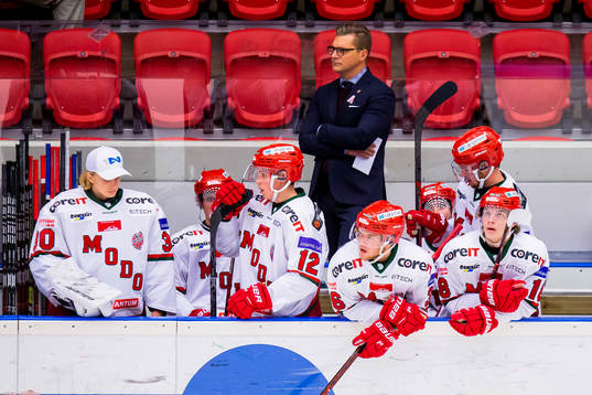 Modos tränare Björn Hellkvist