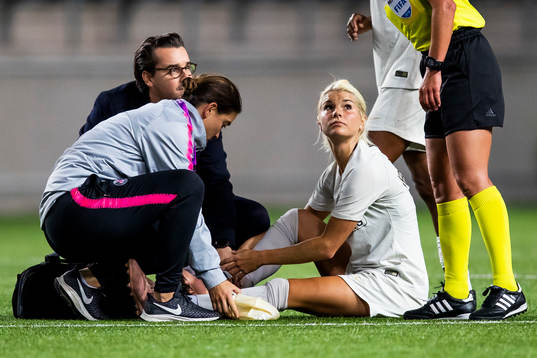 Paris Andrine Hegerberg med skada