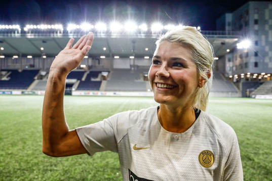 Paris Andrine Hegerberg jublar