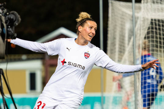 Rosengårds Anja Mittag jublar