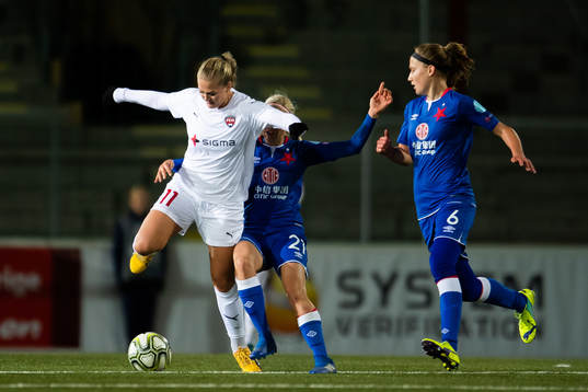 Rosengårds Lisa-Marie Utland och Slavia Kateřina Svitková
