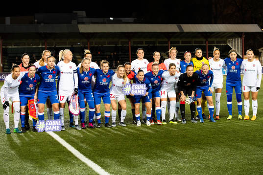 Rosengårds och Slavia Prag spelare ställer för gemensam