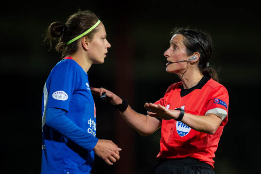 Domare Amy Rayner och Slavia Diana Bartovičová