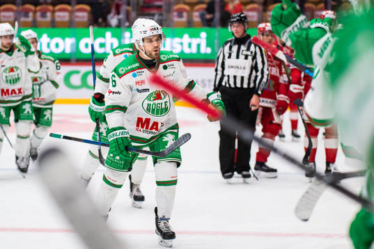 Rögles Craig Schira jublar