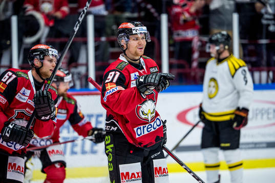 Malmö Redhawks Max Görtz jublar