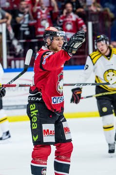 Malmö Redhawks Max Görtz jublar