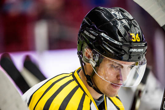 Brynäs Albin Kedbrant deppar