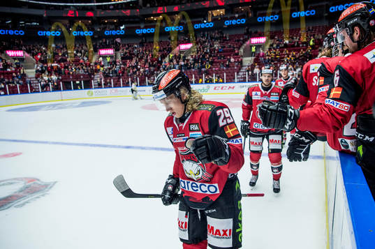 Malmö Redhawks Marcus Sylvegård jublar