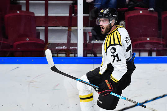 Brynäs Robert Kousal jublar