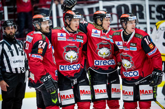 Malmö Redhawks Emil Molin jublar med Emil Sylvegård,