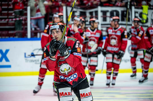 Malmö Redhawks Konstantin Komarek jublar
