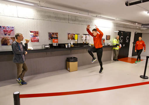 Örebros tvillingar Tylor Spink och Tyson Spink  värmer