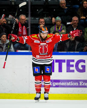 Örebros Nick Ebert jublar vid 3-4
