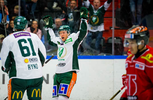 Färjestads Jesper Olofsson gör 3-6 och jublar