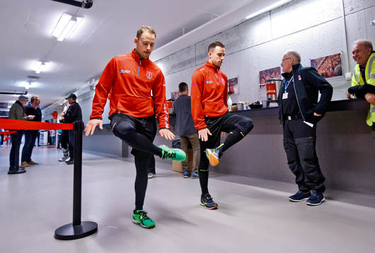 Örebros tvillingar Tylor Spink och Tyson Spink  värmer