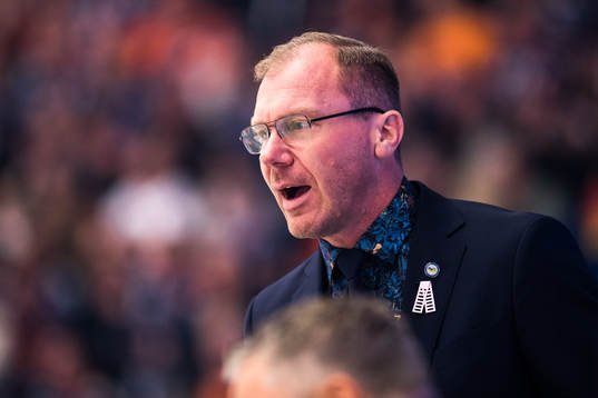 s tränare Johan Lindbom