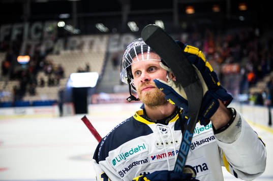 s Mattias Tedenby jublar
