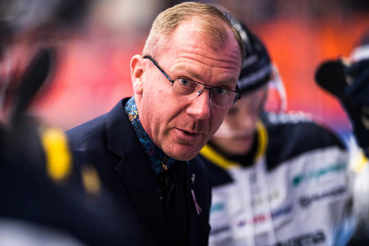 s tränare Johan Lindbom