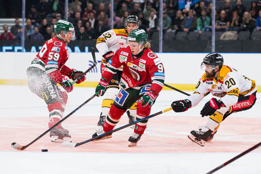 Frölundas Tim Söderlund och Luleås Jack Connolly