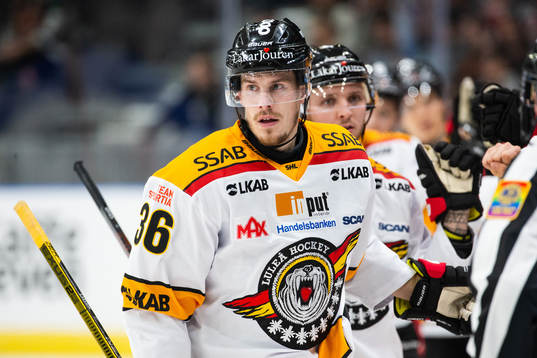 Luleås Emil Larsson jublar