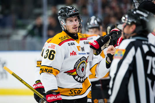 Luleås Emil Larsson jublar