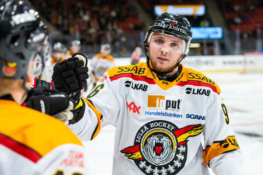 Luleås Robin Kovacs jublar