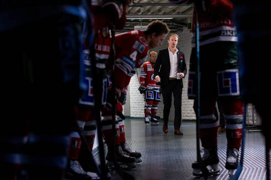 Frölundas assisterande tränare Johan Lundskog innan
