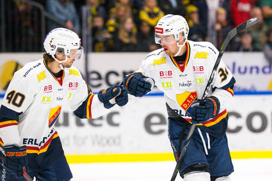 Djurgårdens Jacob Josefson och Daniel Brodin jublar