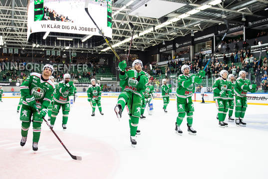 Rögles spelare jublar