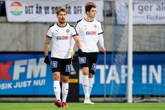 Örebros Daniel Björnkvist och Viktor Tranberg deppar