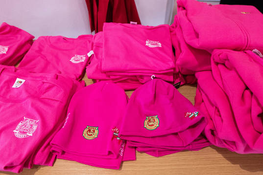 Rosa Mora IK merch