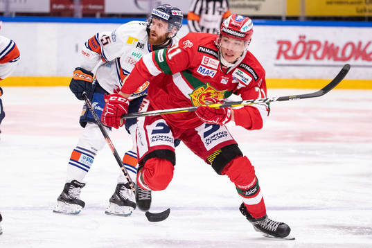 Moras Marek Daloga och Växjös målvakt Viktor Andrén