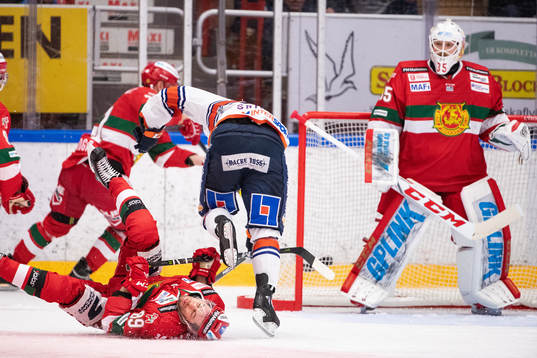 Moras Ryan Johnston och Växjös Brendan Shinnimin och