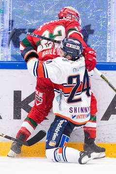 Moras Matt Bailey och Växjös Brendan Shinnimin