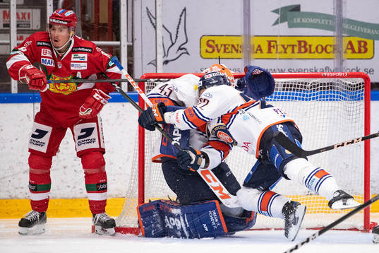 Moras Robin Johansson och Växjös målvakt Viktor Andrén