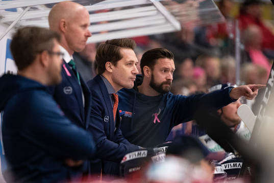 Växjös tränare Sam Hallam