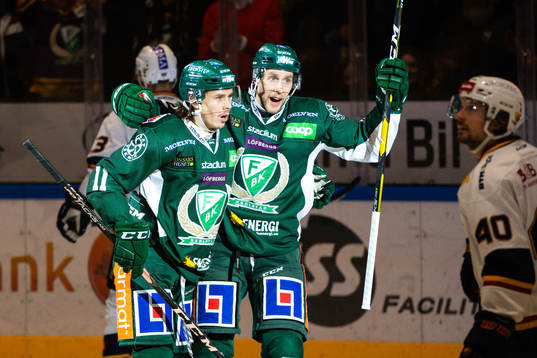 Färjestads Joakim Nygård och Per Åslund jublar