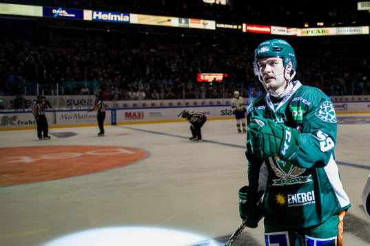 Färjestads Linus Johansson jublar