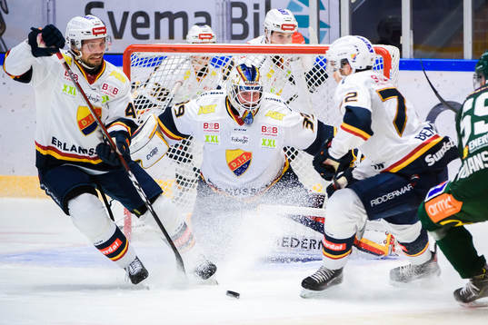 Djurgårdens Jacob Josefson och målvakt Adam Reideborn