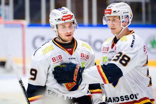 Djurgårdens Sebastian Strandberg och Olle Alsing deppar