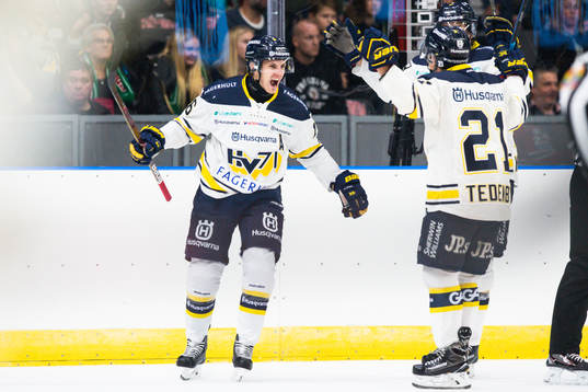 s Markus Ljungh jublar med Mattias Tedenby