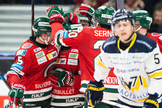 Frölundas Ryan Lasch blir omkramad