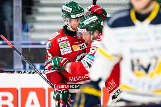 Frölundas Ryan Lasch blir omkramad