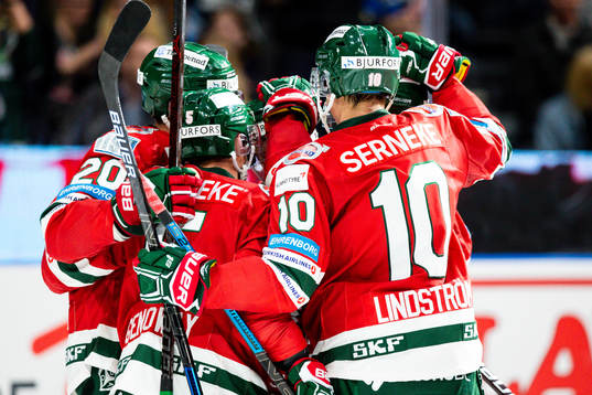 Frölundas spelare jublar